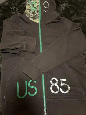 TOMMY HILFIGER 후드티