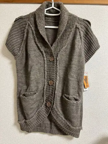 미사용 새상품 알파카 울 브라운 니트 스웨터 카라 부착 슬리브리스