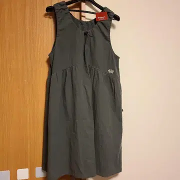 드럭 스토어즈 2025년 점퍼 스커트