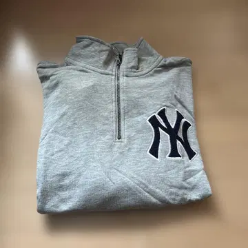 새상품 MLB 뉴욕 양키스 하프 지퍼 트레이닝복 M 사이즈