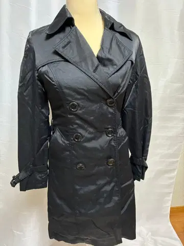 블랙 더블 브레스트 트렌치코트