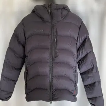 마무트 엑세론 다운 네이비