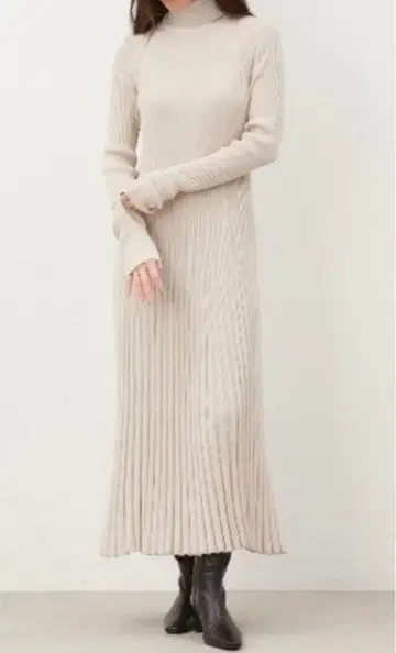 미라 오웬 플리츠 원피스