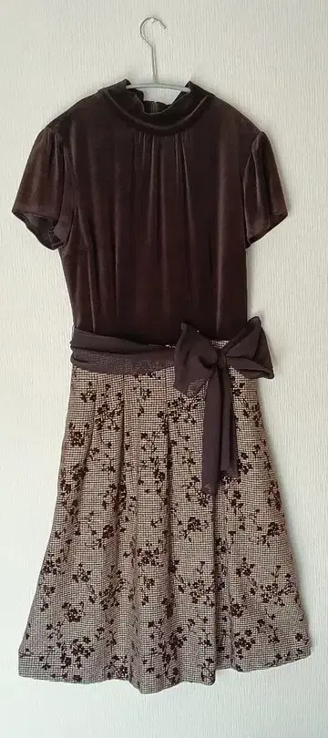 앨리스버리 고급스럽고 귀여운 원피스