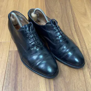 Lloyd footwear 블랙 가죽 신발 캡토 다이나이트 밑창