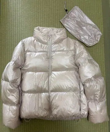 UNIQLOwoman 울트라 라이트 심리스 다운 자켓 수납 봉투 포함