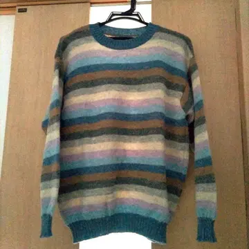 새상품급 베네통 여성용 니트 스웨터 멀티 컬러 이탈리아제 S 사이즈