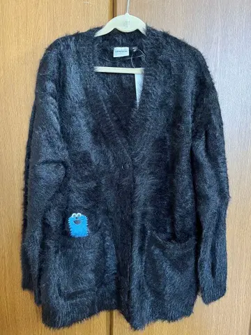 GU 퍼펫스스 콜라보 가디건 블랙 L 사이즈 택 포함