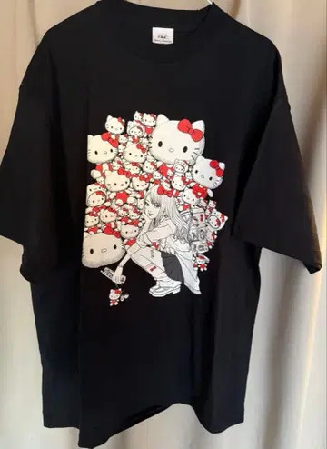 이토 준지 산리오 T셔츠 갸루 토미에 헬로키티