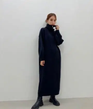 무라오카 미사토 x 임 y/m 하프 지퍼 니트 원피스