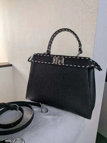 모드풀레 이탈리안 카프 백 새상품