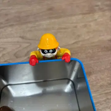 맥도날드 피규어 작업자