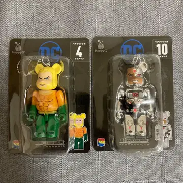 베어브릭 DC 아쿠아맨 사이보그