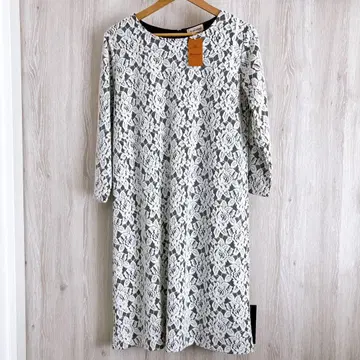 화이트 레이스 패턴 긴팔 원피스 꽃무늬 택 포함