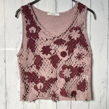 UNAPARTE 우나파르테 크로셰 니트 베스트 더스티 핑크 입체 꽃무늬