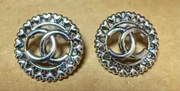 실버 더블 C 로고 귀걸이