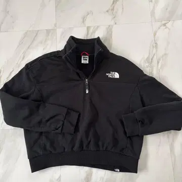 THE NORTH FACE 블랙 하프 지퍼 맨투맨