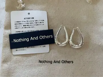 Nothing and Others 택 포함 새상품 트위스트 드롭 귀걸이