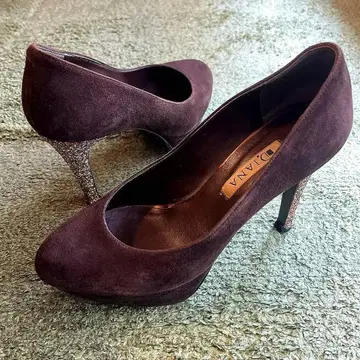 [ 23.5cm ] DIANA 라메 하이힐 다크 브라운