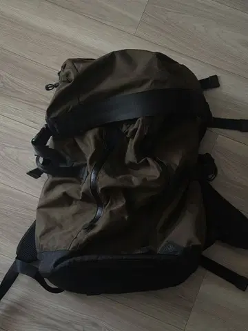 DATUM 브라운 백팩