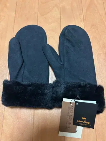 오웬 발리 양가죽 미튼 블랙 영국제 미사용