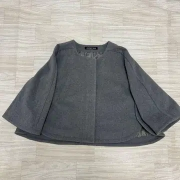 새상품급 STRAWBERRY FIELDS 그레이 코트