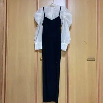 LILY BROWN 아이보리 x 블랙 오버롤 스커트 셋업 0