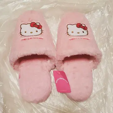 [ 미사용 새상품 ] 헬로키티 복슬복슬 슬리퍼 룸슈즈 핑크 택 포함