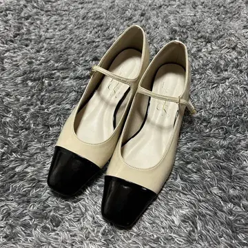 [ 새상품급 ] LETALON 루탈론 스트랩 펌프스 24cm 바이컬러