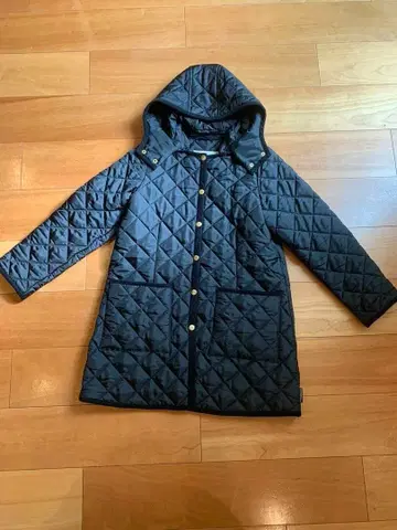 트래디셔널 웨더웨어 퀼팅 코트 후드 탈부착 가능 사이즈 34