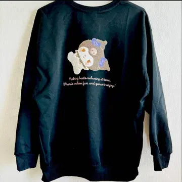 [미사용 새상품] 쿠로미 맨투맨 블랙