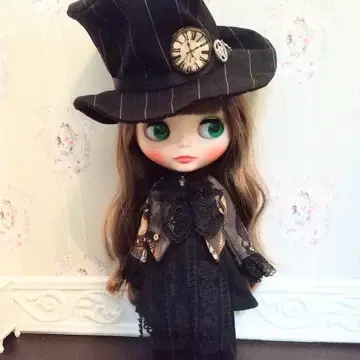 네오 브라이스용 연미복 시계