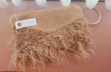 택 포함 새상품 라구나문 퍼 클러치백 LAGUNAMOON 겨울백