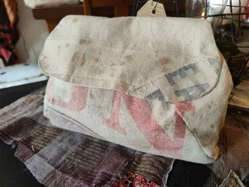 오래된 이야기 같은 세계 정크 패브릭 리메이크 파우치