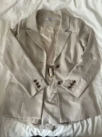 립서비스 베이지 셋업