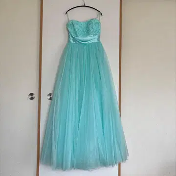 민트 그린 스트랩 드레스