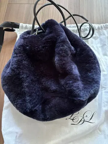 LUDLOW 네이비 리얼 무스탕 미니백