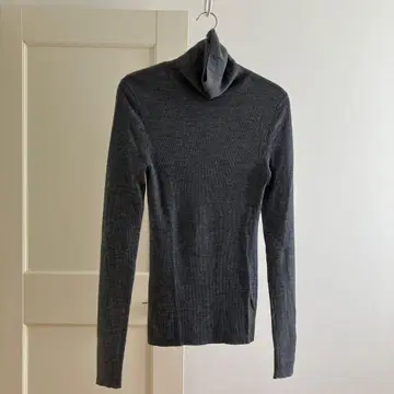 theory 그레이 울 하이넥 스웨터