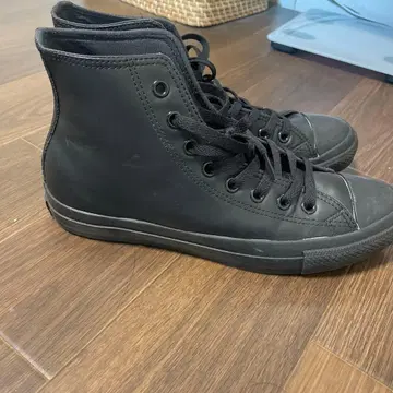 컨버스 블랙 하이컷 스니커즈