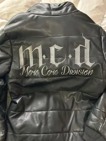 m.c.d 블랙 가죽 자켓 후드 부착