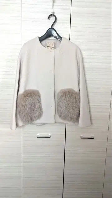 택 포함 새상품 아푸와이저 리셰 2WAY 포켓 퍼 노카라 코트