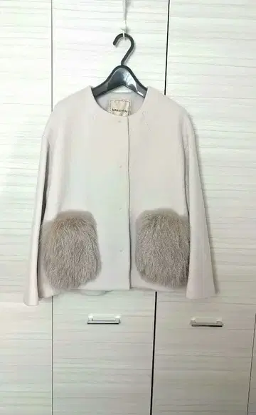 택 포함 새상품 아푸와이저 리셰 2WAY 포켓 퍼 노카라 코트