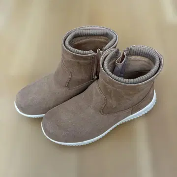 지퍼 달린 브라운 어그 부츠 24.0cm