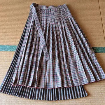 하나자와 카나 씨 착용 ZARA 체크 무늬 롱 플리츠 스커트