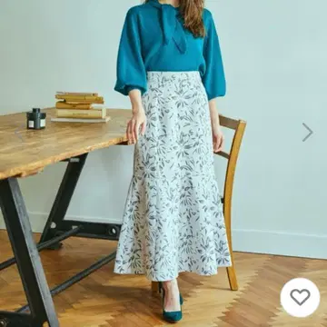 꽃무늬 플레어 스커트