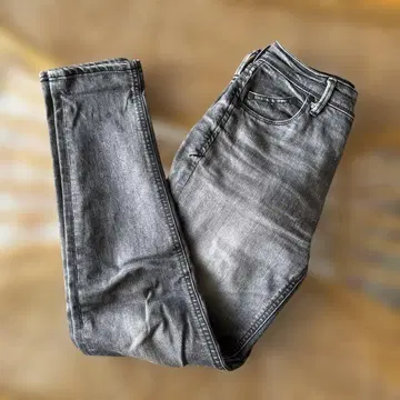 [ 새상품급 ] YANUK 야누크 RUTH 슬림 테이퍼트 데님 그레이