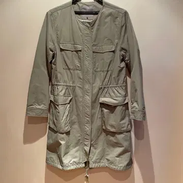 카키색 롱 자켓