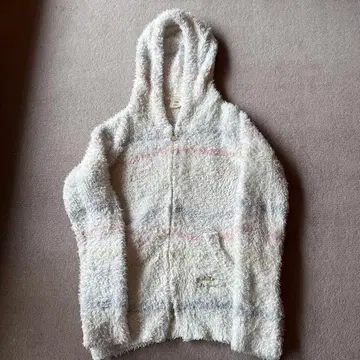 젤라또피케, 플리스 후드 부착 룸웨어 숏팬츠 셋업