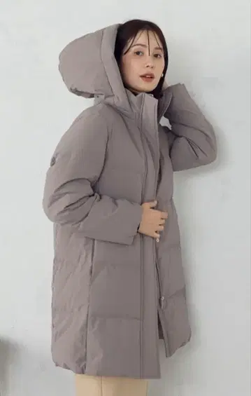 컴시즘 롱 다운 코트