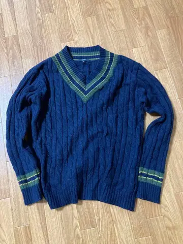 BEAMS HEART 네이비 V넥 니트 S